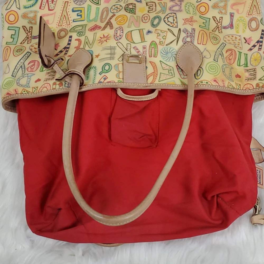 Dooney Bourke cream shoulder leather purse bag